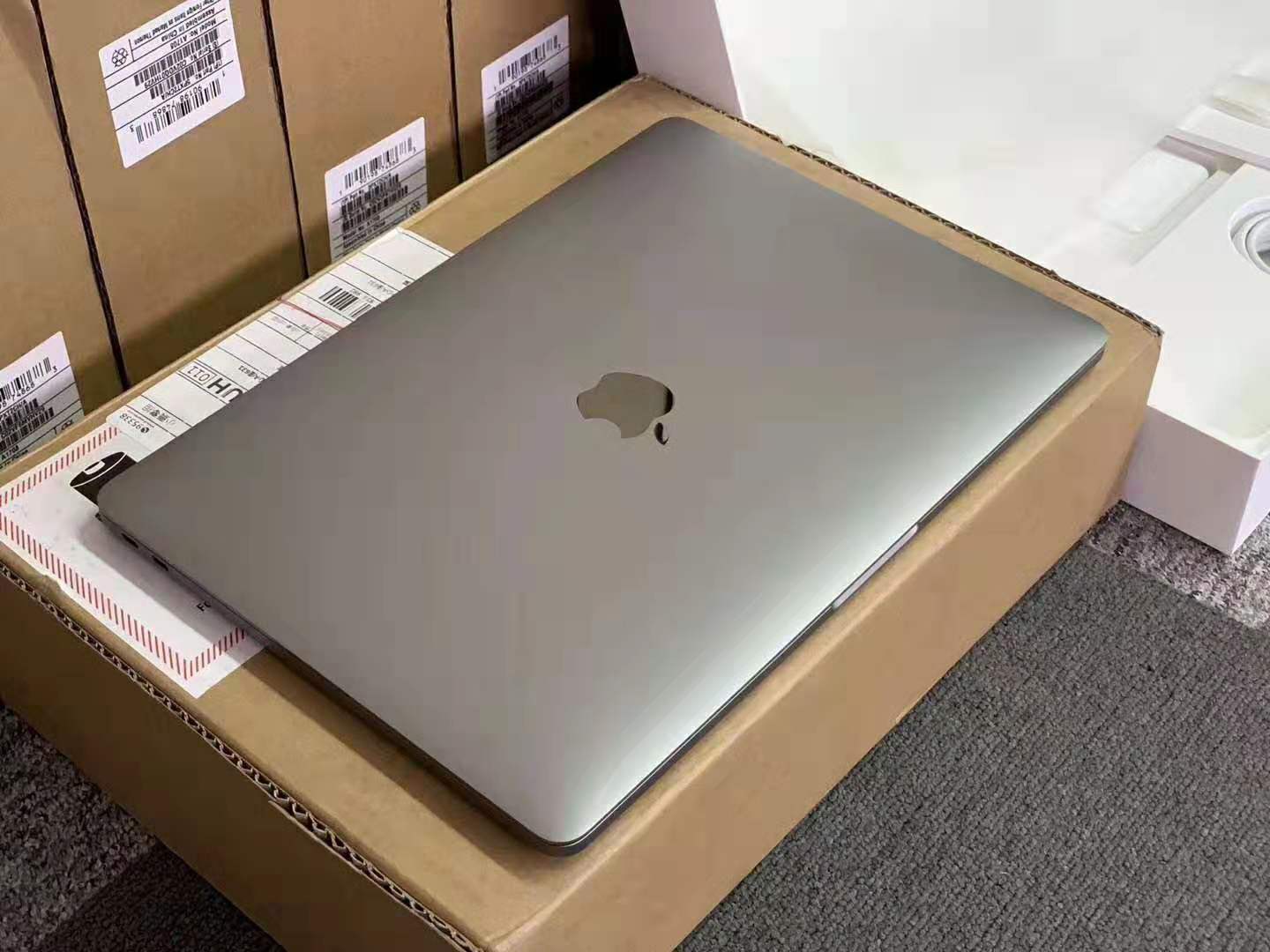 MacBook pro13